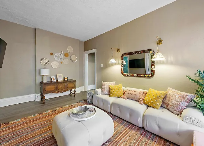 Merion Village Residences - Escape The Hustle & Bustle *